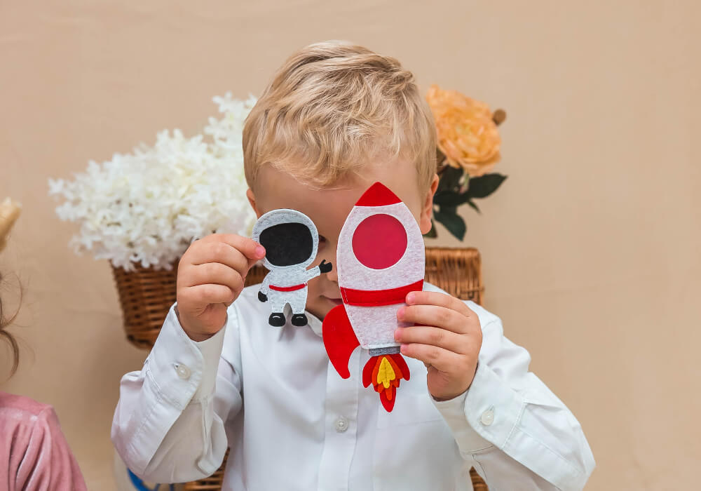 Complete Solar System Toy Set Complete solar system toy set designed for teaching children about planets and stars.